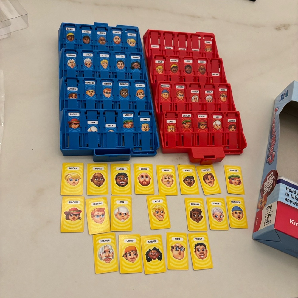 Exploding Minions Card Game - Picture 4 of 11